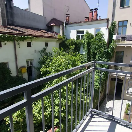 Tweety Cracow House In The Old Town *