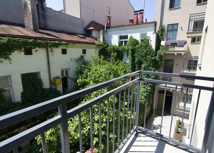 Tweety Cracow House In The Old Town *