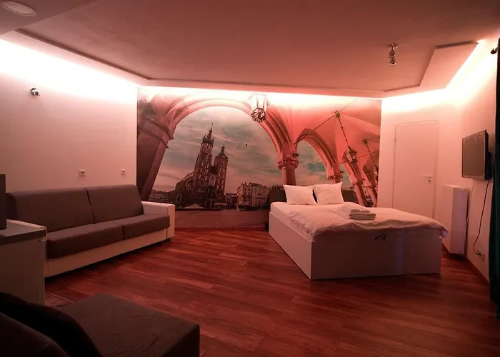 Tweety Cracow House In The Old Town *