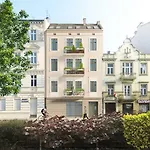 Tweety Cracow House In The Old Town Apartment