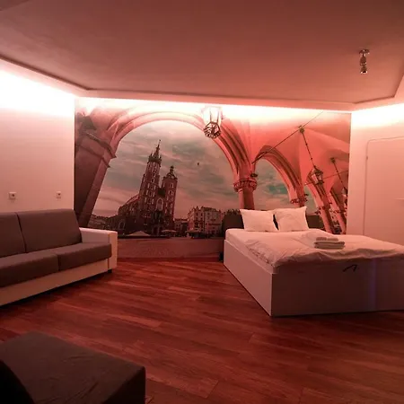 Tweety Cracow House In The Old Town *